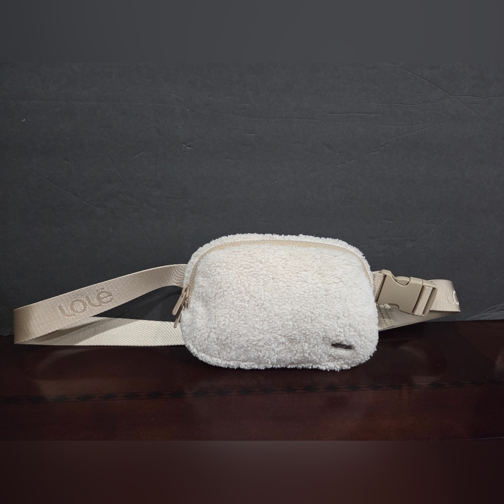 Lole Cream Sherpa Belt Bag - Picture 1 of 9